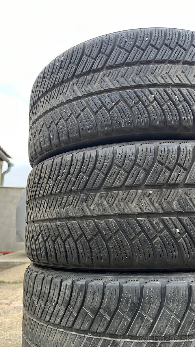 Sada pneu 235/40 r19 - 3