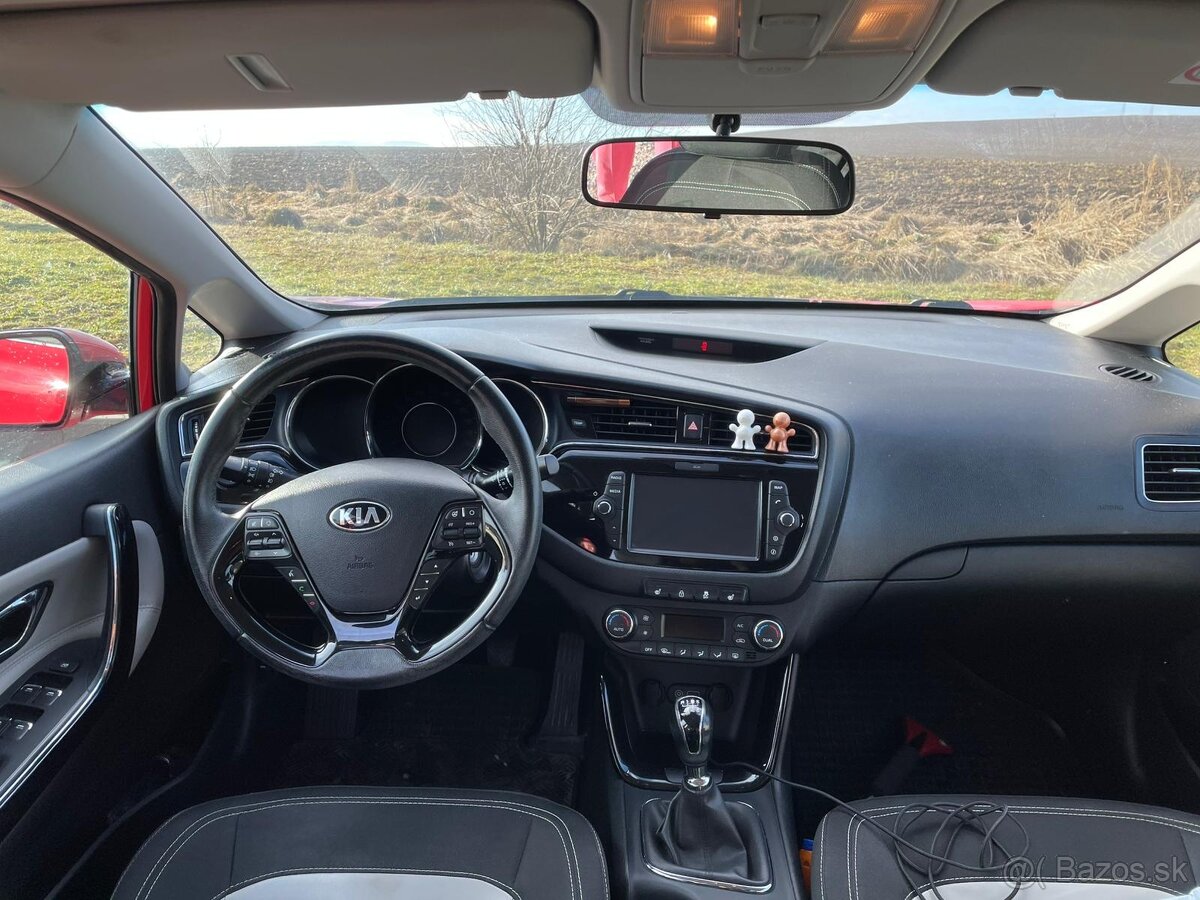 Kia ceed 2017, 1.4 benzin 74kw, Platinum, kamera - 3