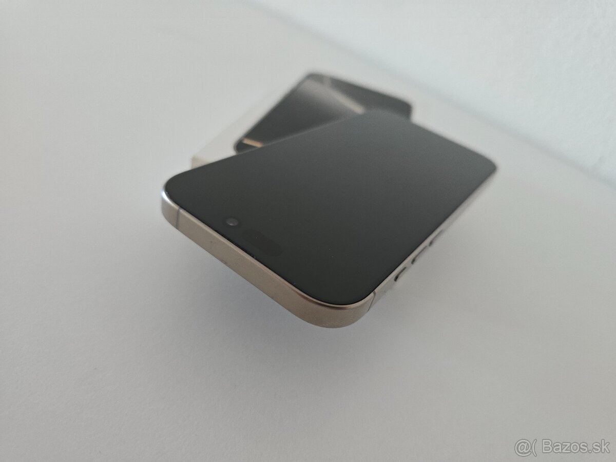 Apple iPhone 16 Pro - 3