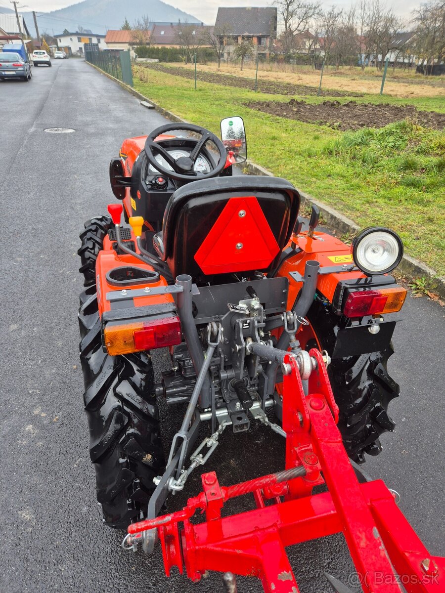 traktor KUBOTA A211N + Závažie a výorávač ČERT - 3