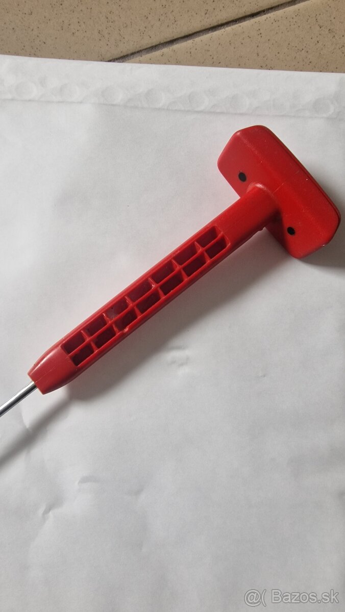 ORIGINÁLNA KĽUČKA PREDNÉHO SEDADLA Sabelt 500 ABARTH - 3