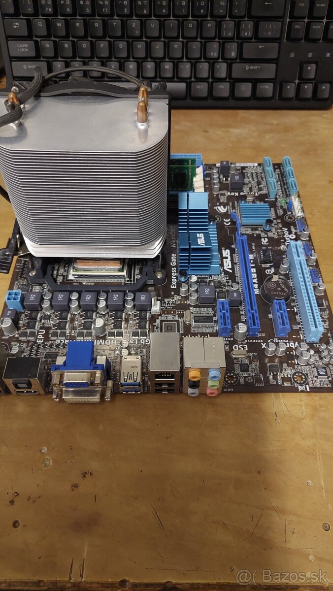 Asus M4A88T-M, AMD Phenom II 945, 4GB DDR3, R9 270X 2GB - 3