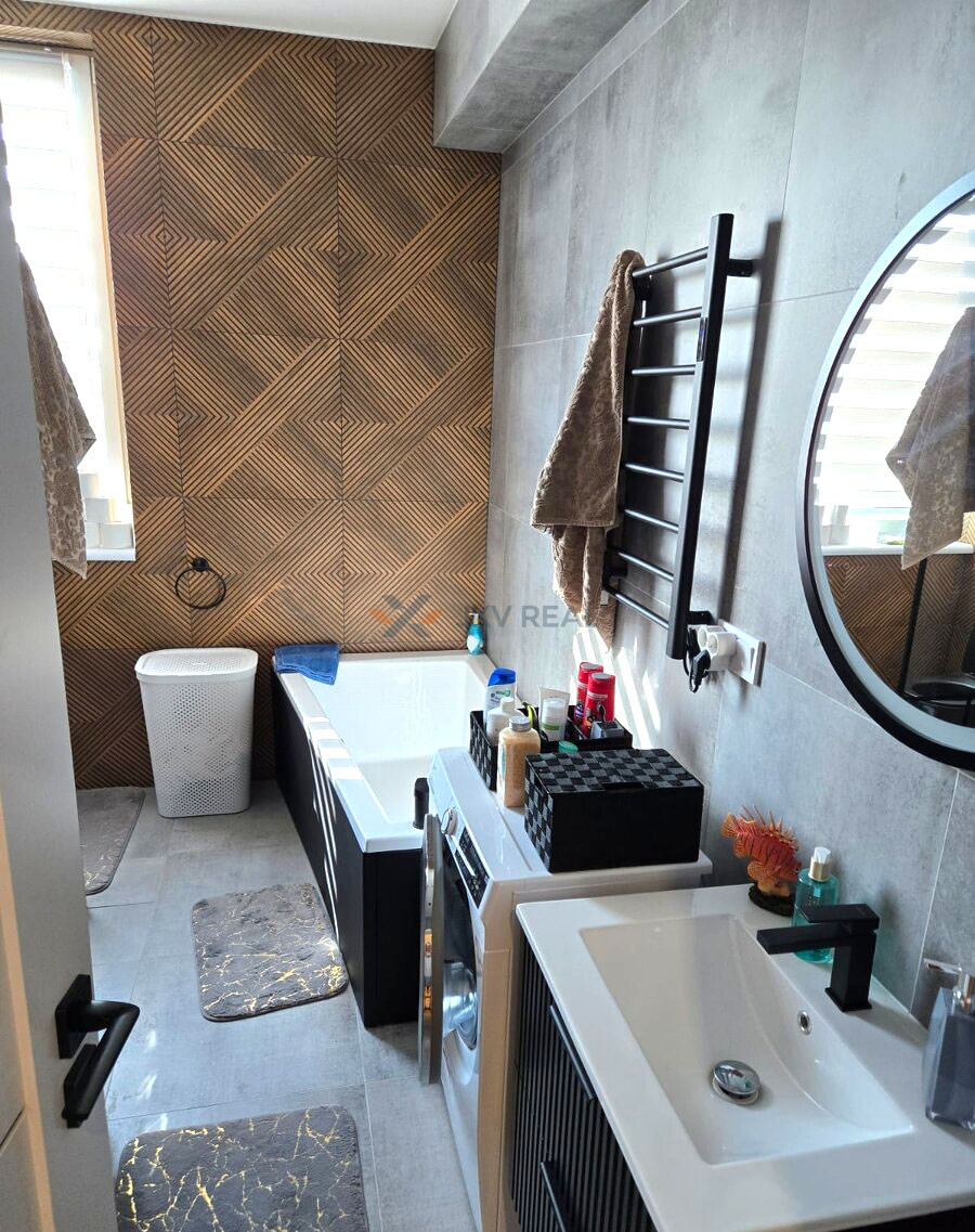 Prenájom Pre Náročných: Luxusný 3-izbový Byt s Balkónom v Sr - 3