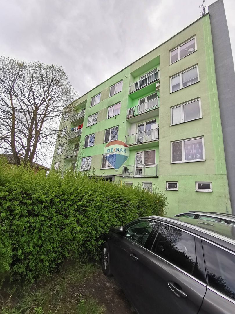 REZERVOVANÉ 2 izbový byt, zrekonštruovaný, 56 m2, balkón, V - 3