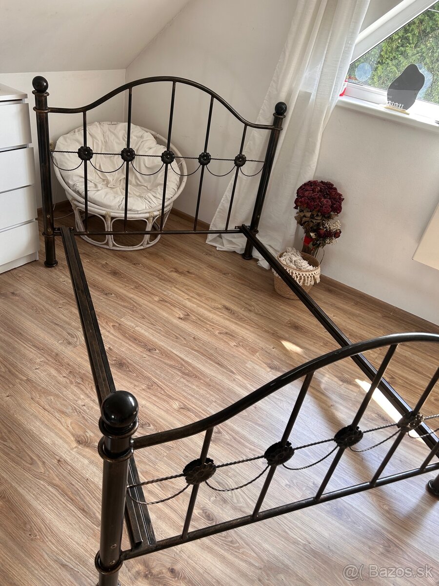 Kovová posteľ - 3