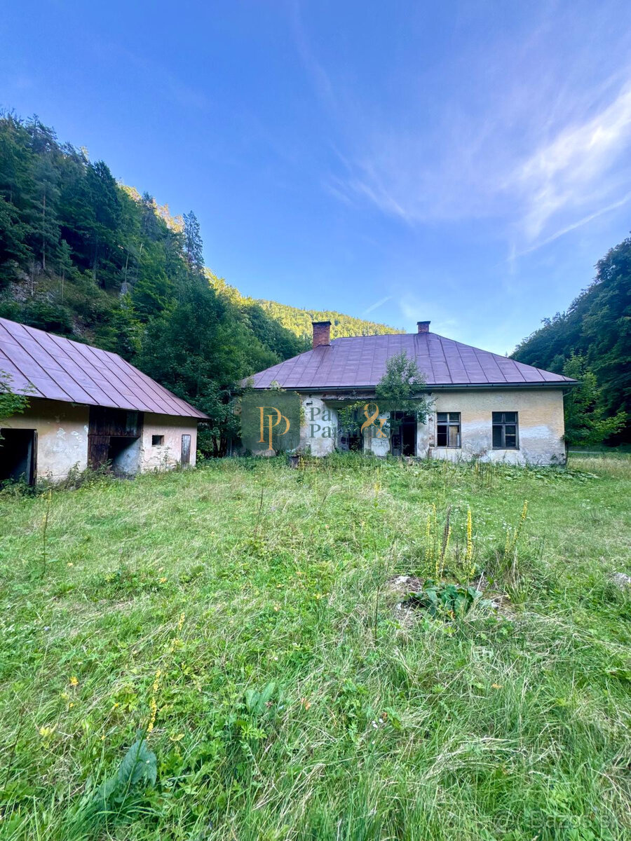 Predaj pozemok 40á, usadlosť pod Donovalmi so starým RD - 3