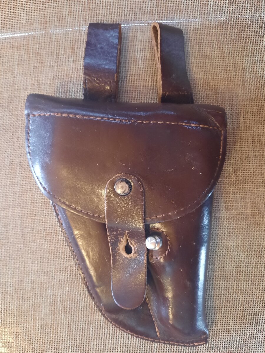 Samonabíjacia pištoľ ČZ 70 - 3