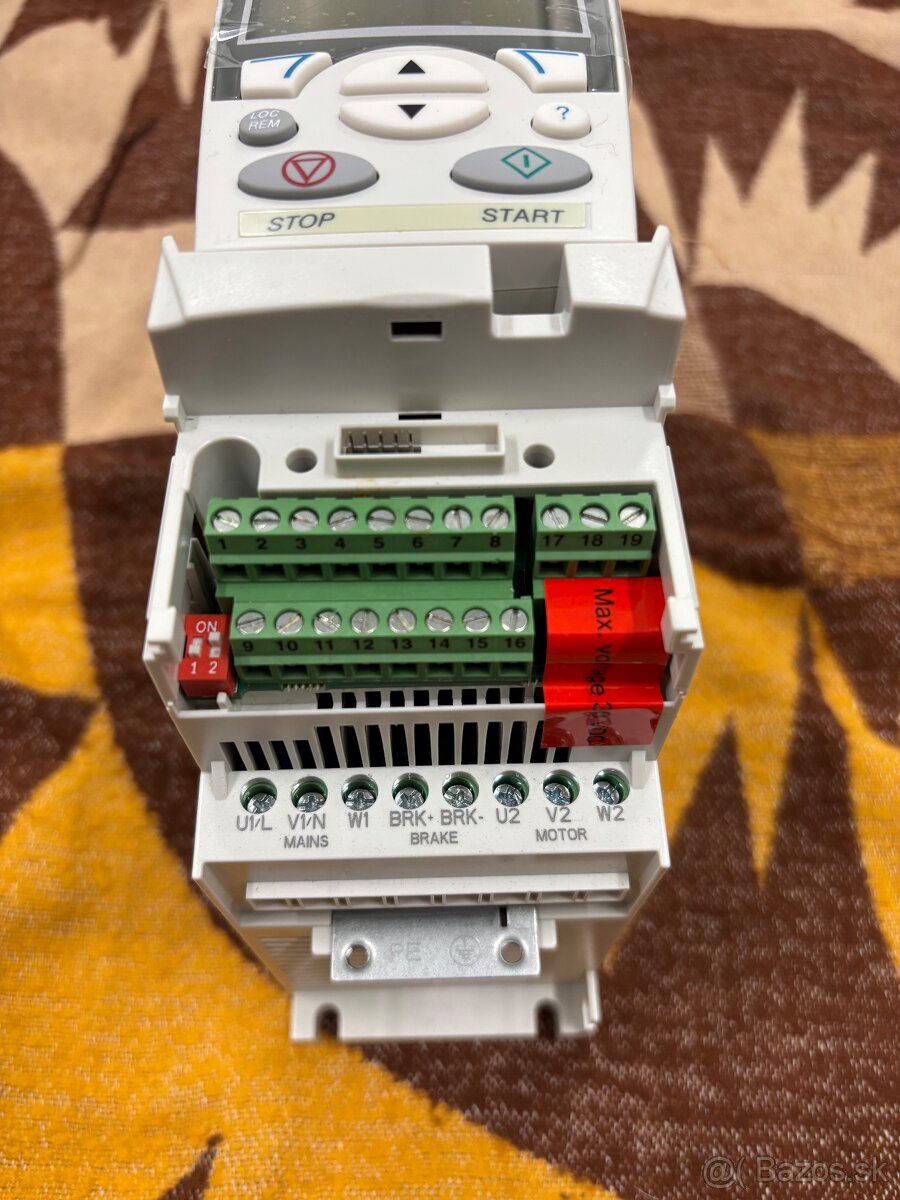 Frekvenčný menič ABB - 3