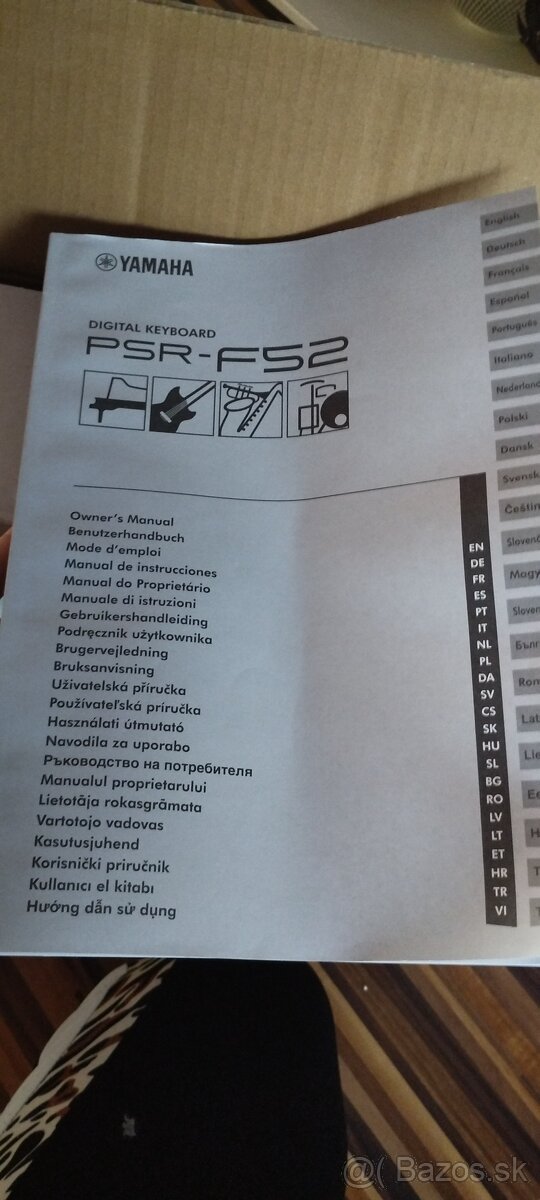 Yamaha PSR-F52 Keyboard - 3