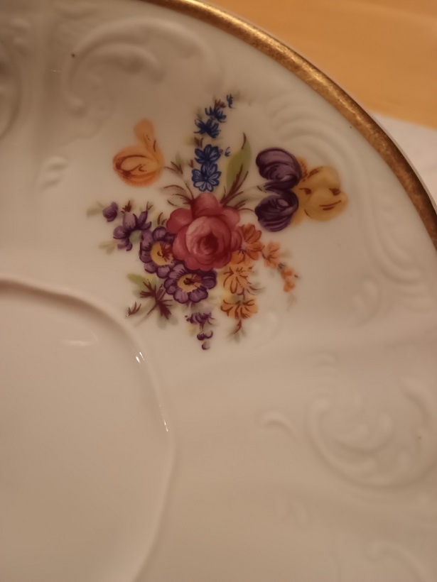 Porcelán - podšálky. - 3