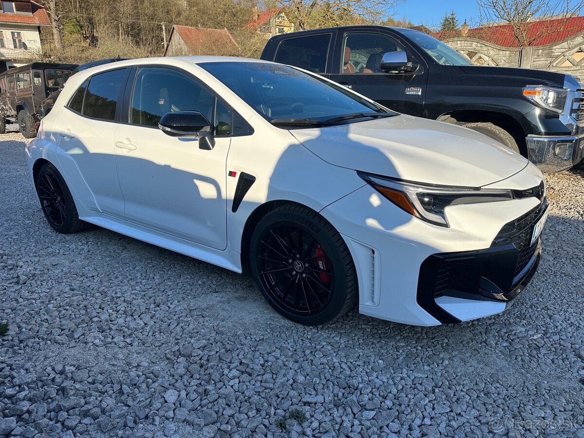 2025 Toyota Corolla GR 4x4 300 koni - 3