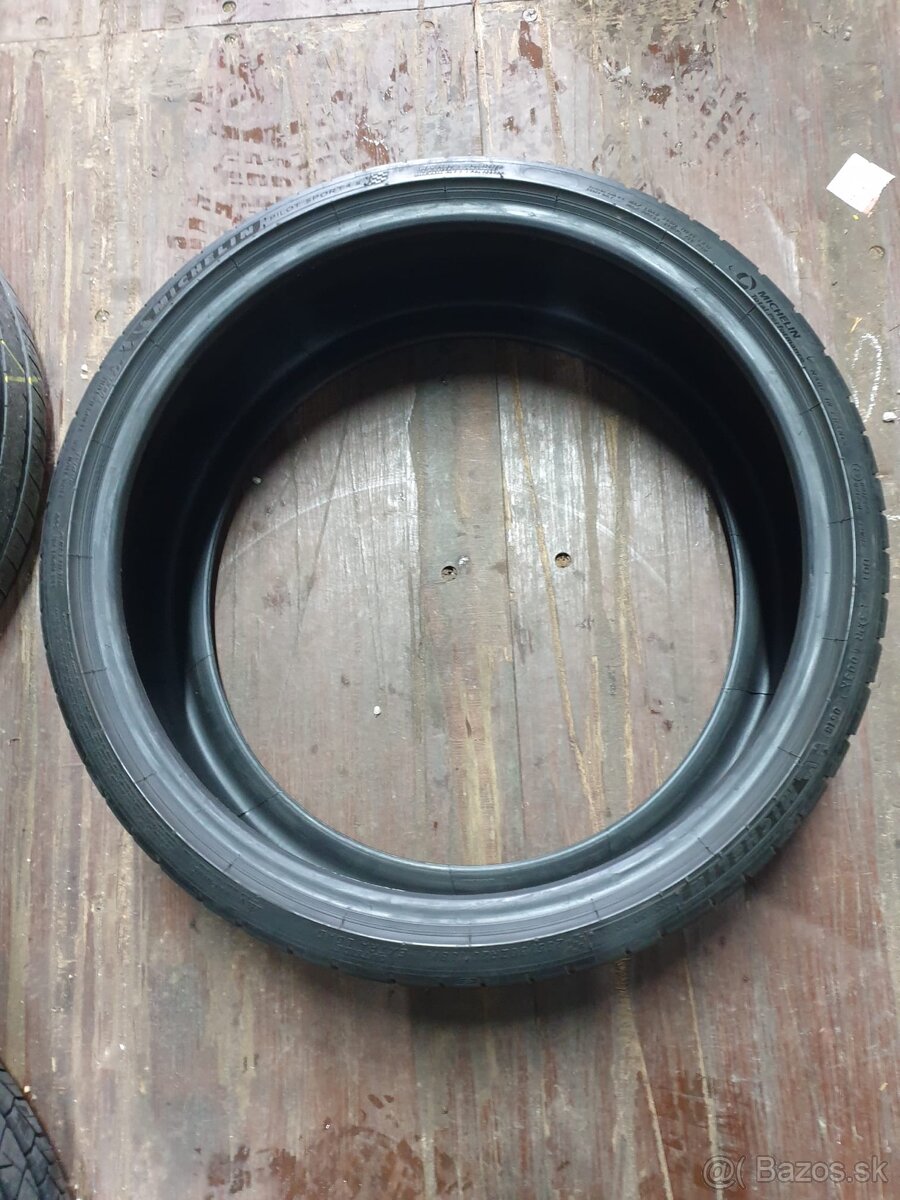 235 30 R 20 Michelin pilot sport 4 - 3