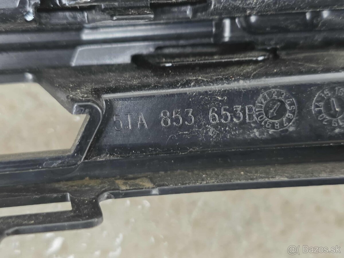 VW Touran 2015- maska so znakom pod radar - 3