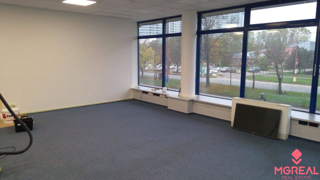 Kancelársky priestor 110,34 m² v širšom centre Bratislavy - View 3