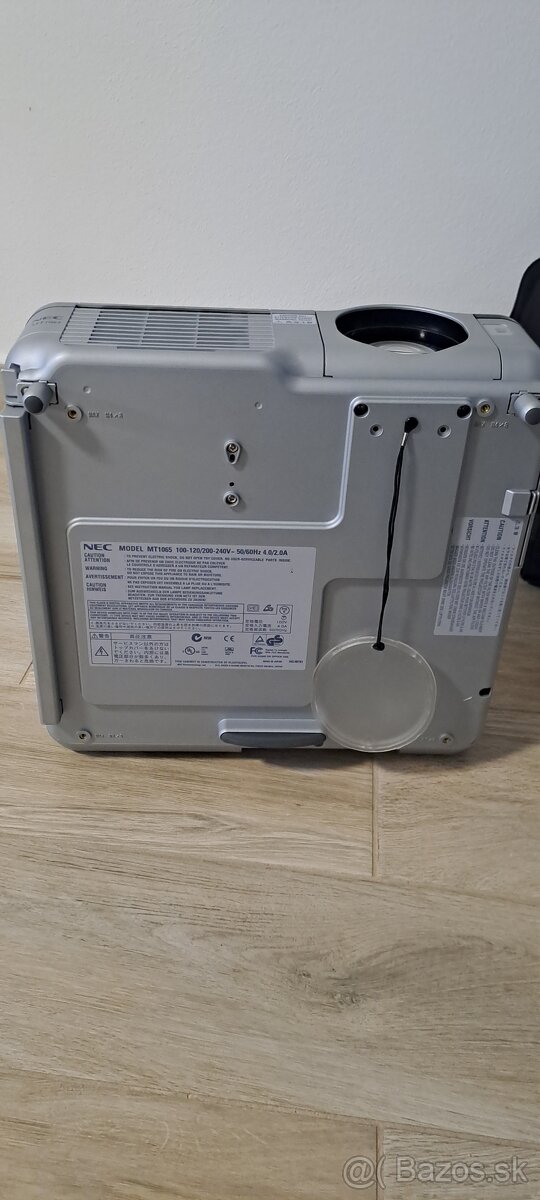 Projektor NEC MT1065 - 3