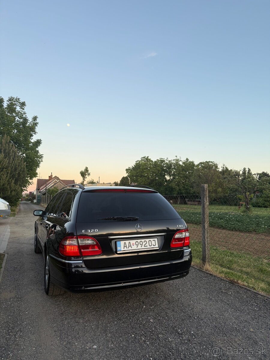 Mercedes Benz E320 - 3