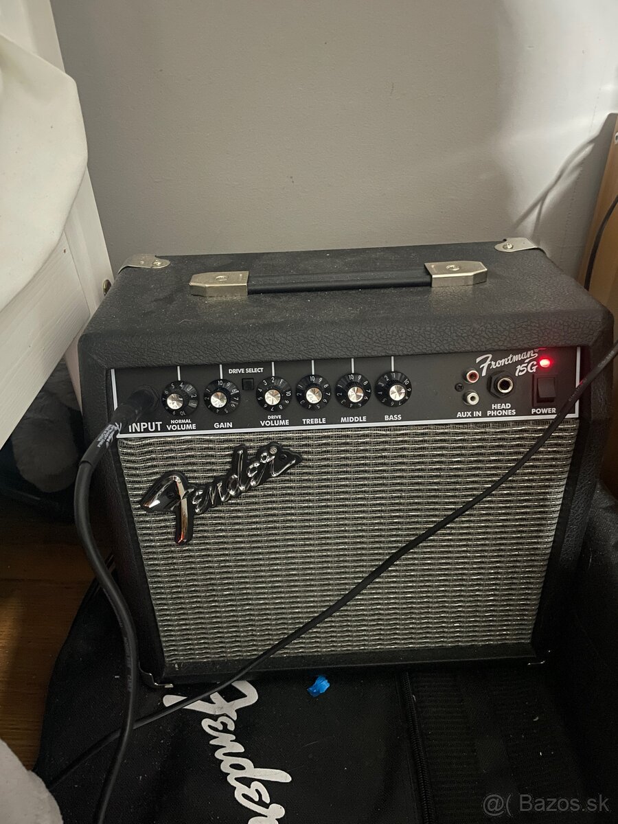 Čierna elektrická gitara so zosilovacom a obalom - 3