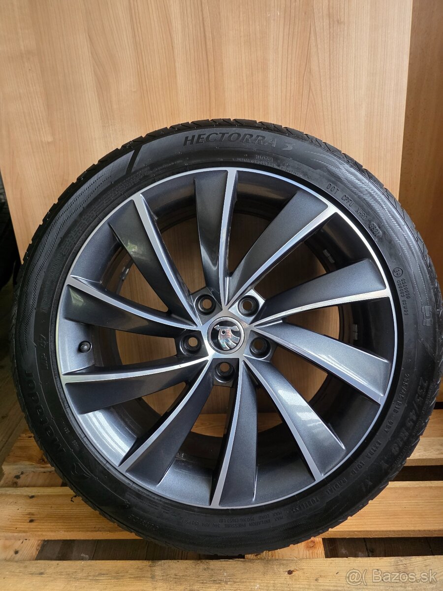 Turbine 235/45 r18 - 3