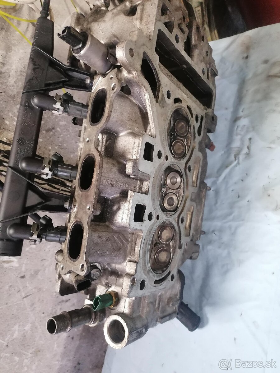 Hlava motora pegot 301 1.2 - 3