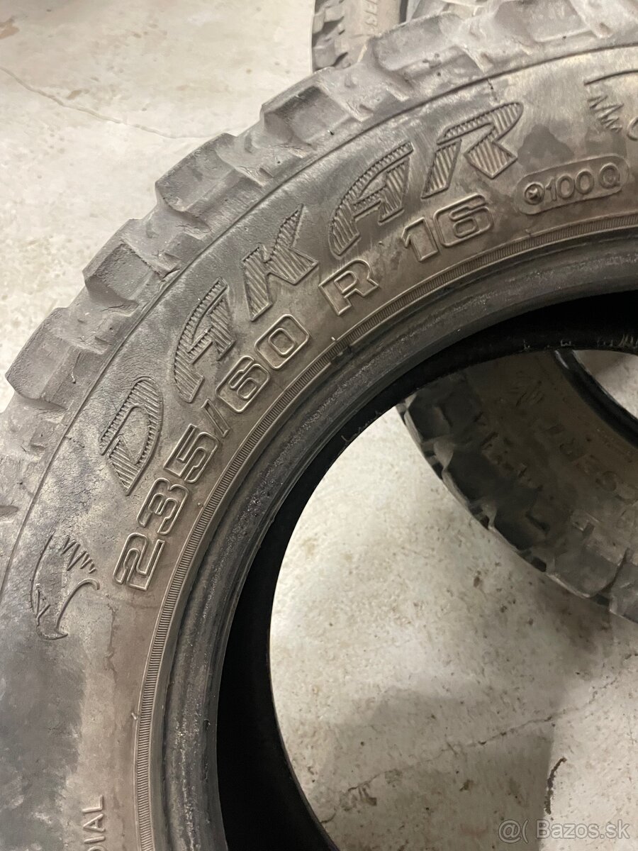 235/60R16 - 3