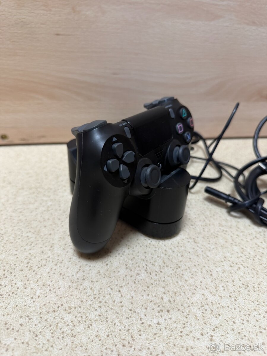 Predám PlayStation 4 Pro 1 TB - 3