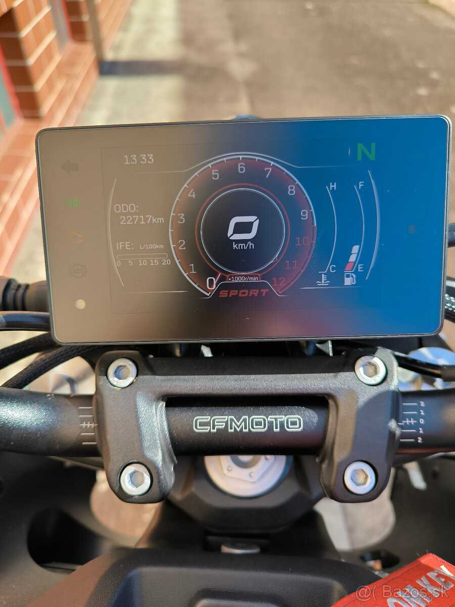 CFMOTO NK300 - 3