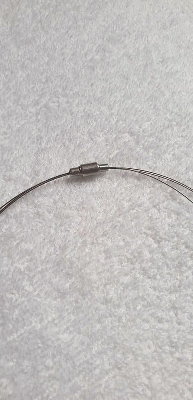 Choker s visiacim príveskom - 3