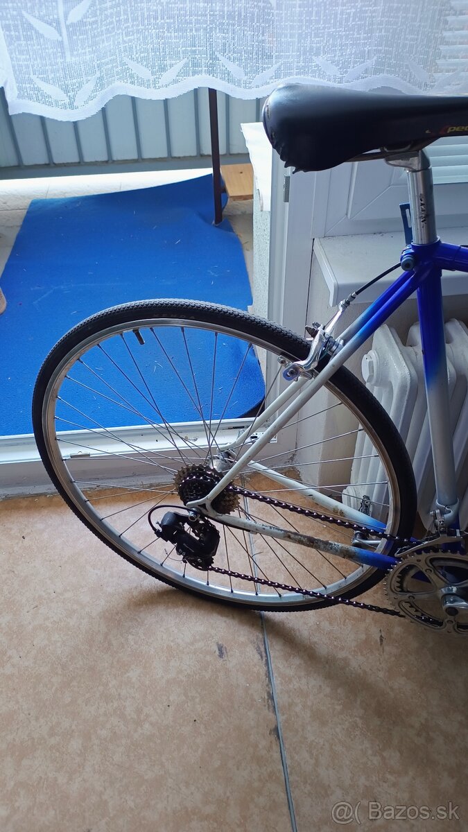Starší cestný bicykel - 3