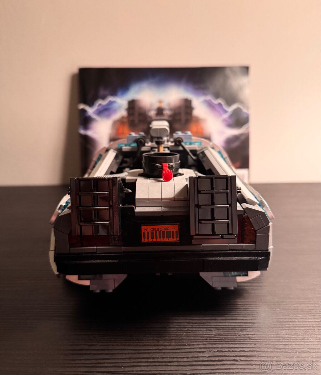 LEGO Icons 10300 DeLorean Time Machine - 3