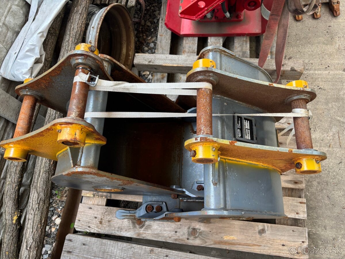 Podkopové Lyžice na traktorbager JCB 3cx - 3