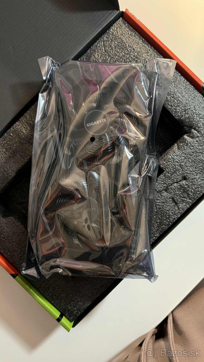 OC EDITION GeForce RTX2060 OC 6G Gigabyte - 3