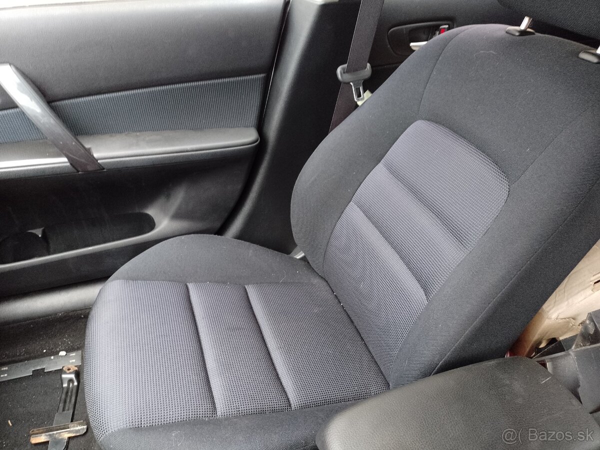 Predám sedačky na Mazda 6 - 3