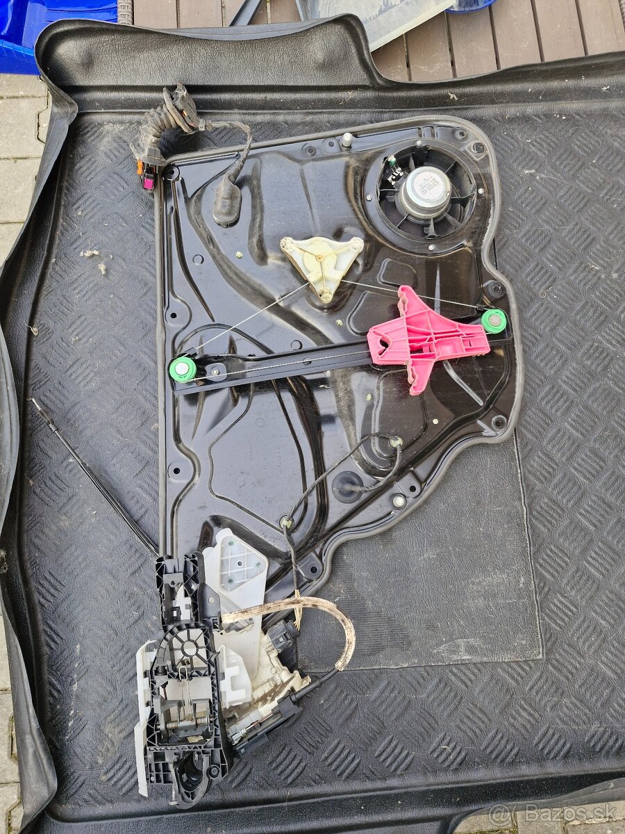 Stahovanie okna Passat B7 - zadne lave - 3