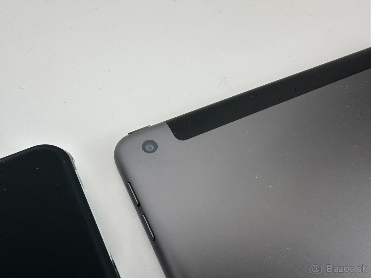 Apple iPad 8. generácia 128GB WiFi + Cellular - 3