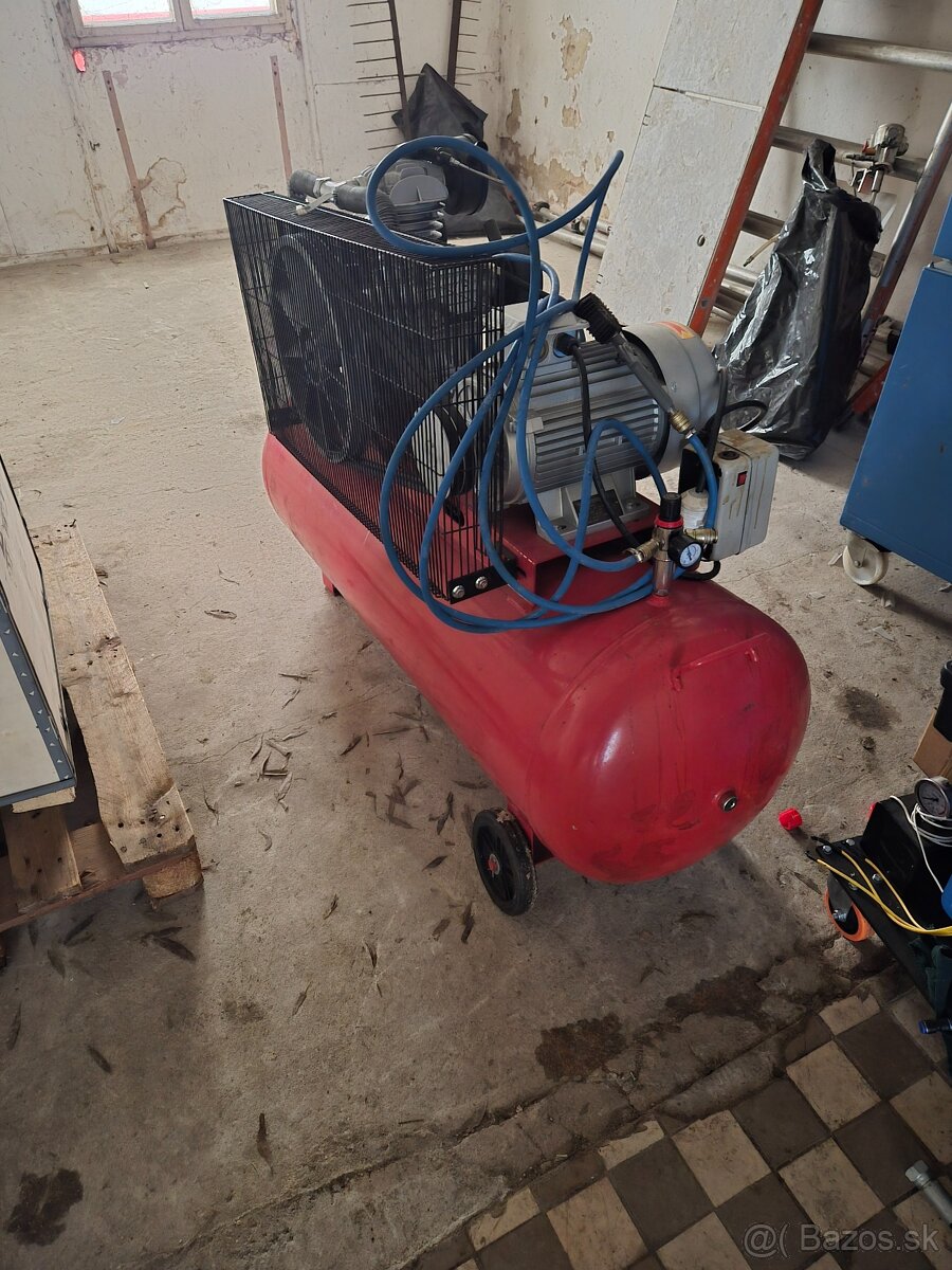 Stroj na striekanú izoláciu:YP-IIIH - 3