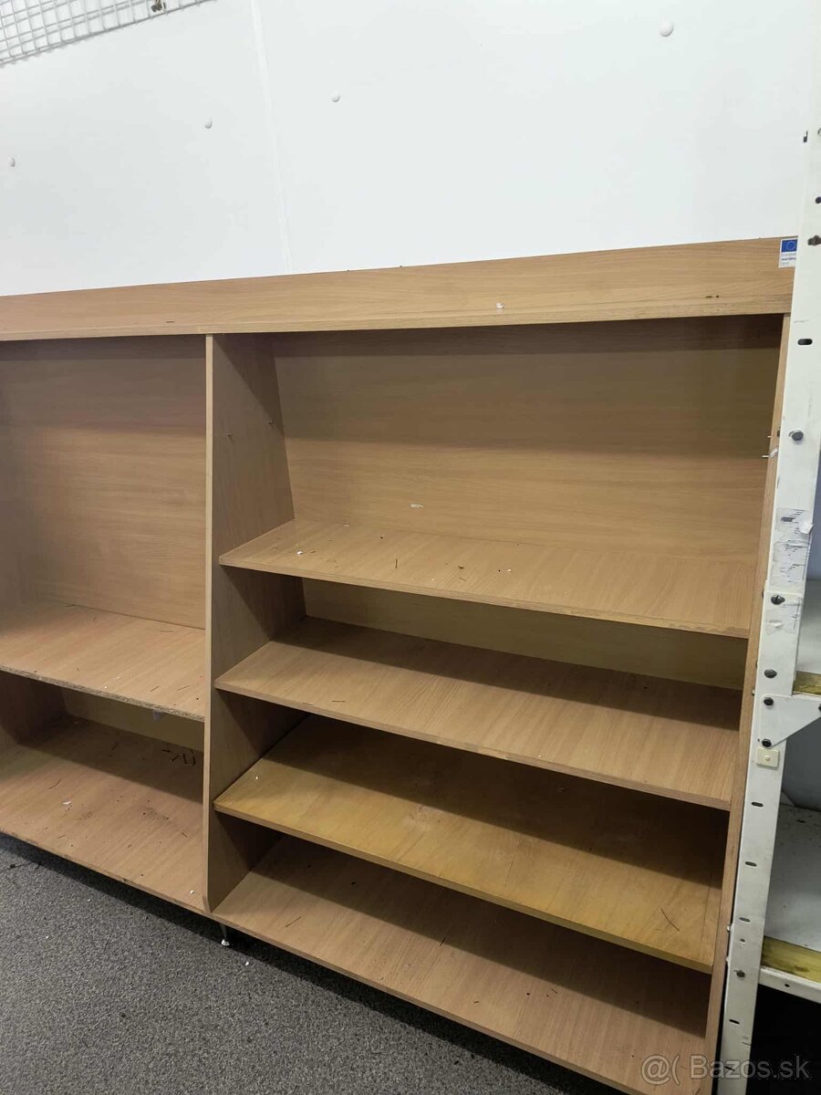 Predám regále - 3