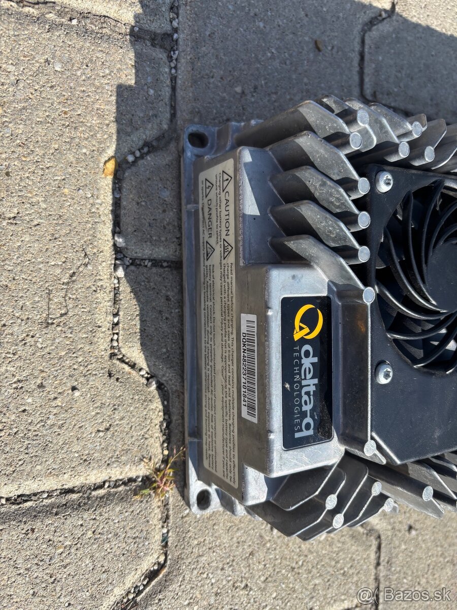 Profesionálna nabíjačka Delta-Q - 3