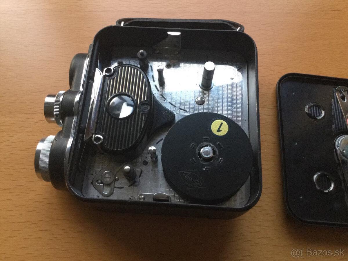 Starožitná filmová kamera EUMIG C3 8mm - 3