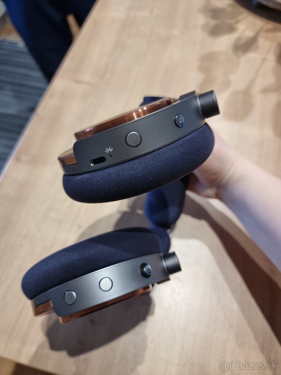 Sluchadla Dyson onTrac (CNC meď) - 3