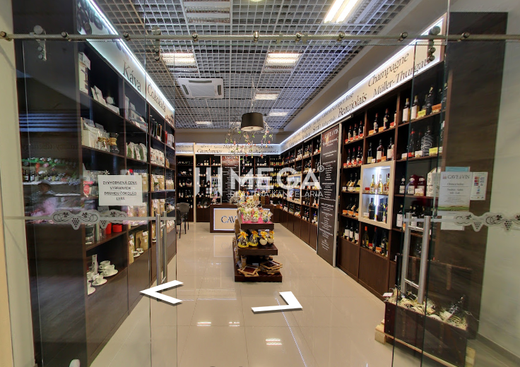 NOVÁ CENA - NA PRENÁJOM ZARIADENÝ PRIESTOR v OC AVENUE 52 m² - 3