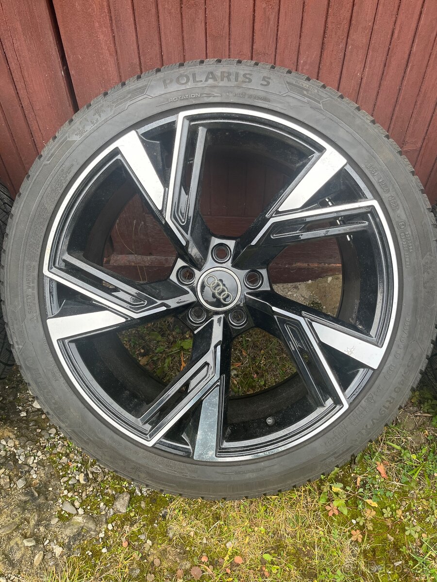 Audi 255/40 R19 - 3