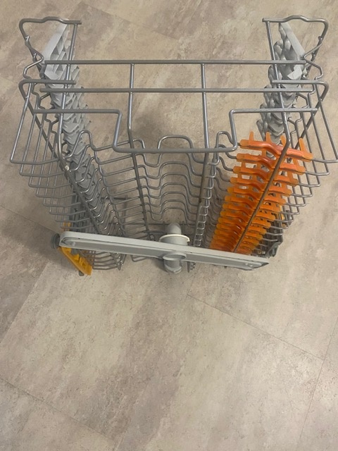 Vysúvateľný kôš na taniere Elektrolux - 3