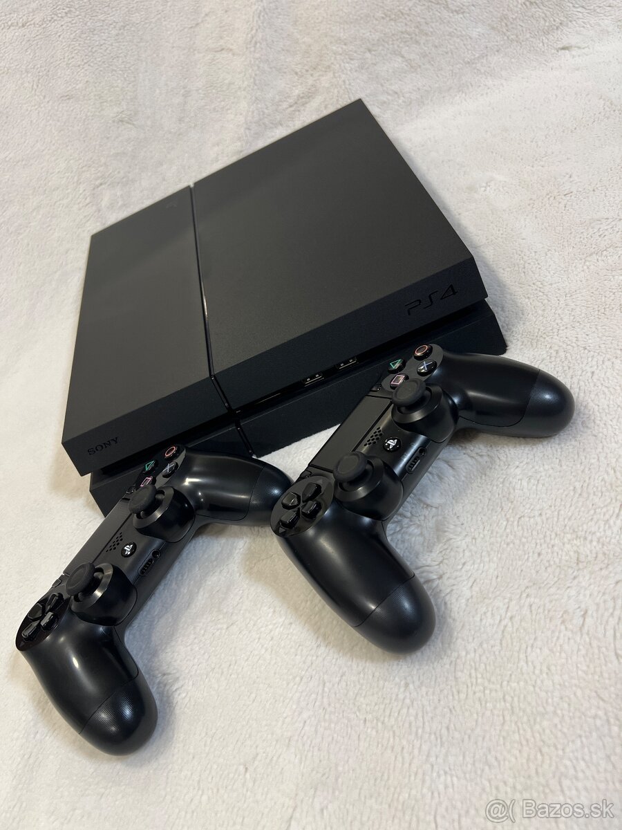 PS4 1000GB + 2x Ovládač + Hra - 3