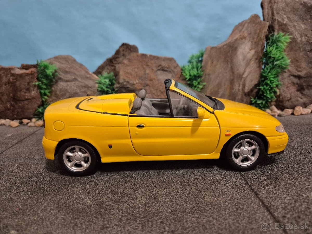 Prodám model 1:18 Renault megane cabrio - 3