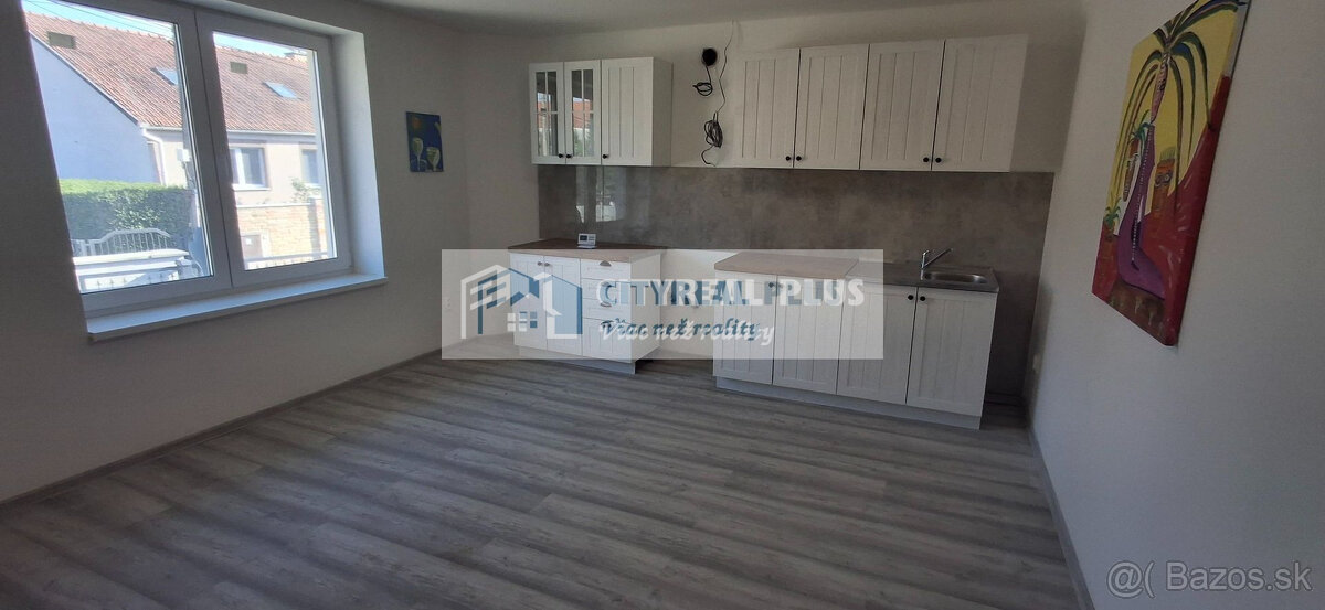 Čerstvo kolaudovaný rodinný dom s 2 bytovými jednotkami v Hu - 3