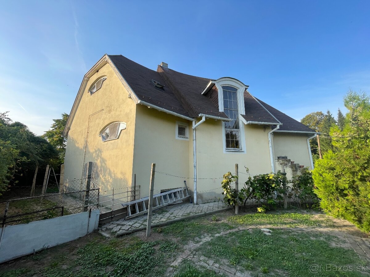 Na predaj veľký rodinný dom v obci Číčov - 3