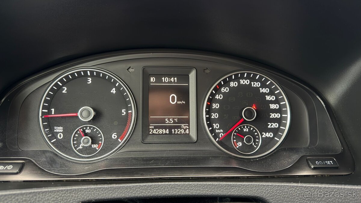 Volkswagen CARAVELLE T6 - 3