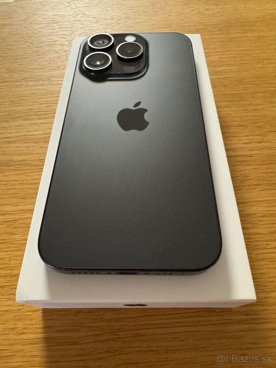 iPhone 15 Pro 256GB Black Titanium - 3