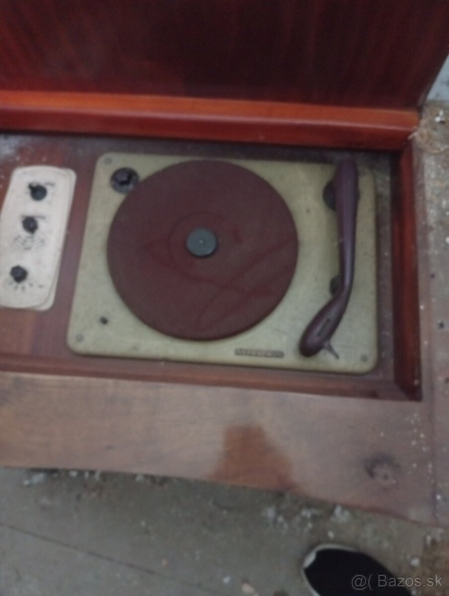 Predám zberateľský kúsok RADIO+GRAMO zn.Supraphon - 3