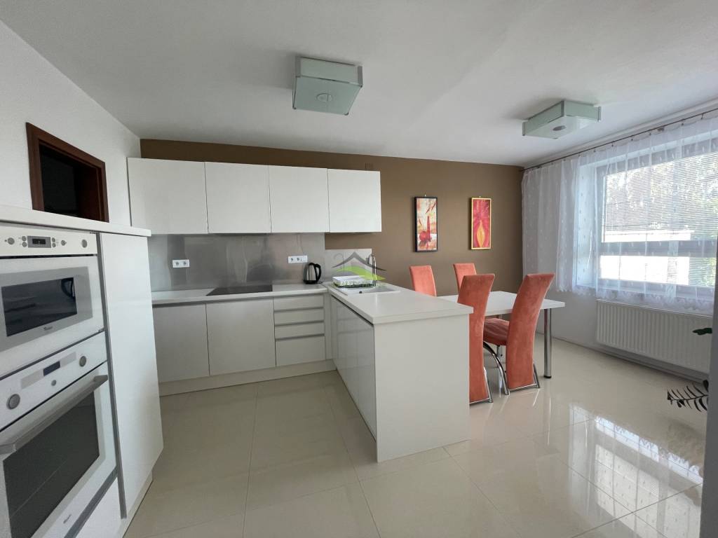 Prenájom- Apartmán 120m2, s terasou- vo vyššom štandarde - 3